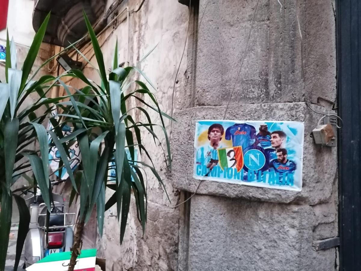 Suite San Gennaro Bis เนเปิลส์ ภายนอก รูปภาพ
