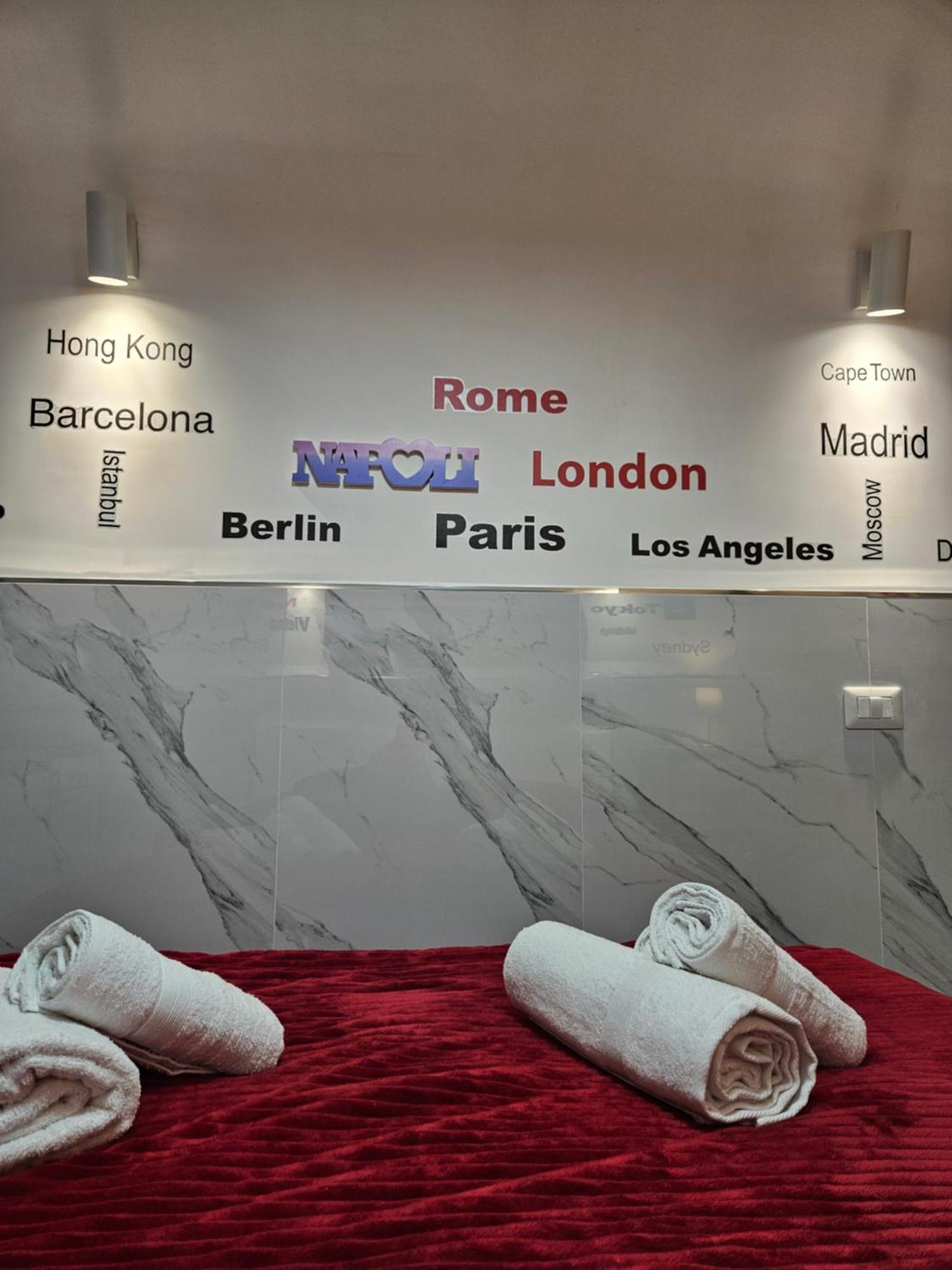 Suite San Gennaro Bis เนเปิลส์ ภายนอก รูปภาพ